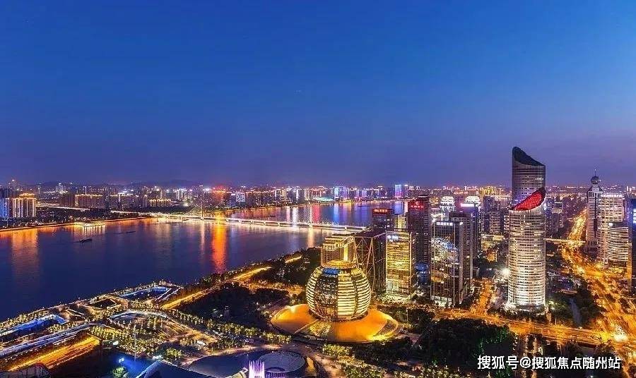2025精准资料免费大全.新澳2025精准正版图库,精选解析与警惕虚假宣传-全面释义、解释与落实